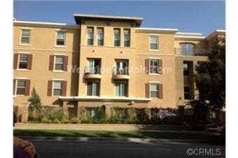 Primary Photo - 128 N Oak Knoll Ave