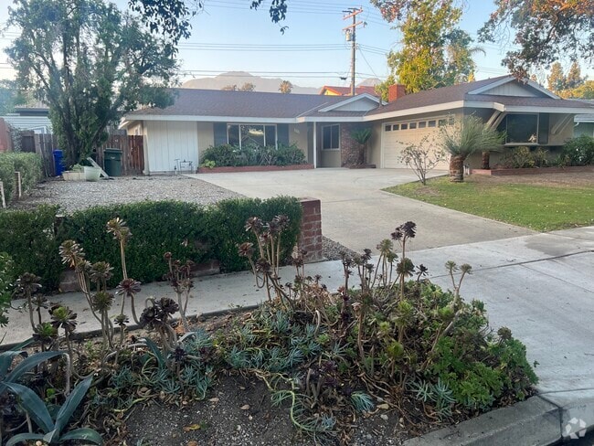 Building Photo - 1251 Coronado St