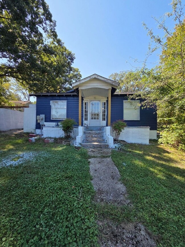 Building Photo - 101 Kingwood Dr