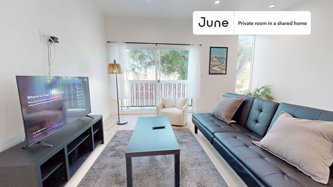 Building Photo - Private bedroom in 5 bed/5 bath Home
