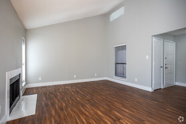 2 habitaciones, 2 baños, 900 pies cuadrados, B1C, sala de estar - Amber Creek Apartments