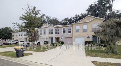 Building Photo - 8255 Halls Hammock Ct