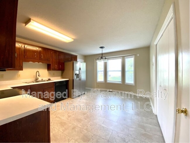 Building Photo - 701 Carbondale Dr