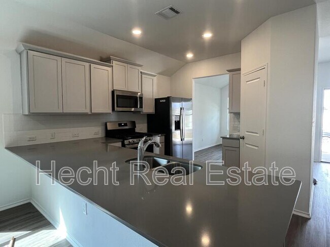 Building Photo - 283 Silver Glen Dr