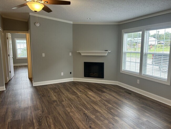 Foto del edificio - Like New Home in quaint Bailey, NC