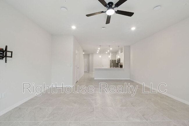 Foto del edificio - 3082 Emerald Acrs Ln