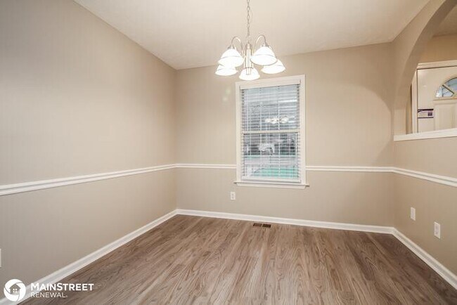 Building Photo - 702 Westlake Cove, La Vergne, TN 37086