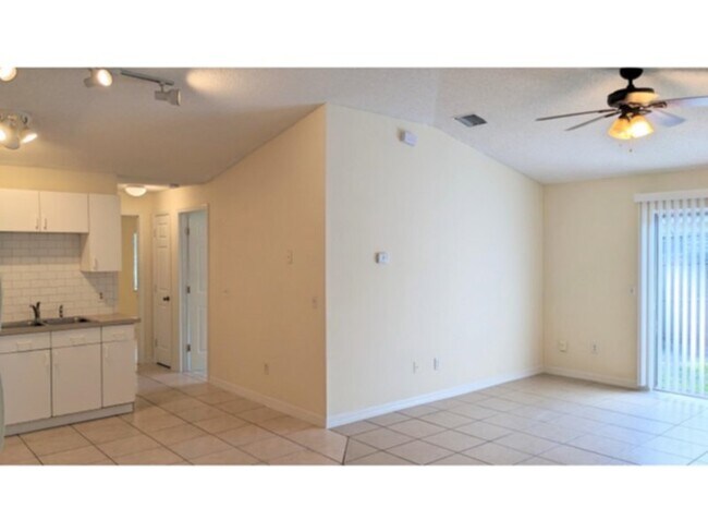 Building Photo - 1/2 off 1st Month's Rent! Indian Trails Duplex Available March.