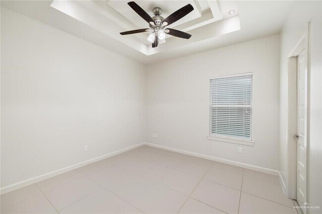 Foto del edificio - 1709 W Garrison Dr