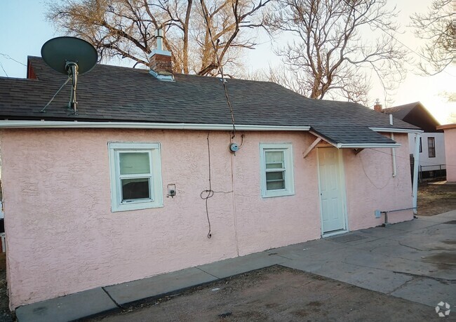 Building Photo - 2428 E Evans Ave