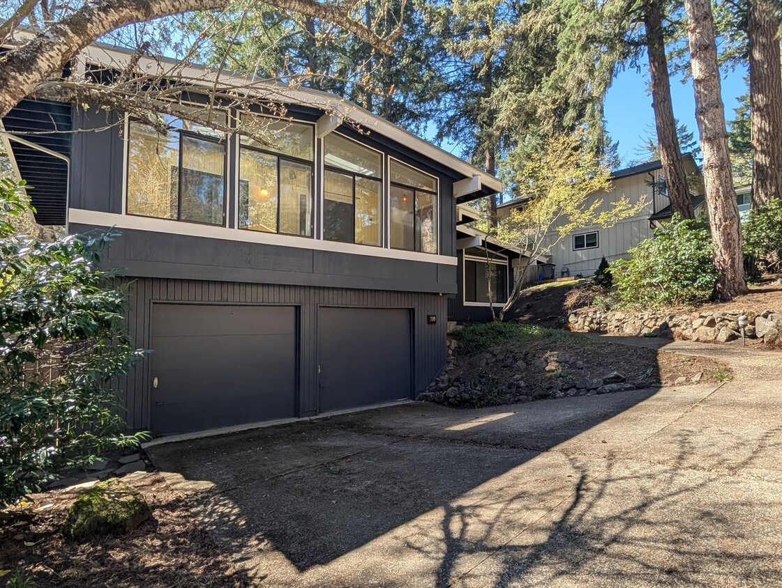 Fantastic 3-Bedroom, 2.5-Bath Home In East Eugene! - Fantastic 3-Bedroom, 2.5-Bath Home In East Eugene!