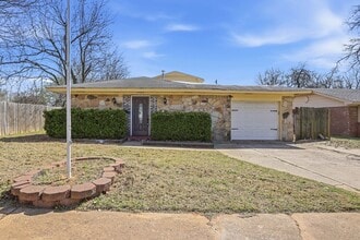 Building Photo - 1328 Hazelwood Dr