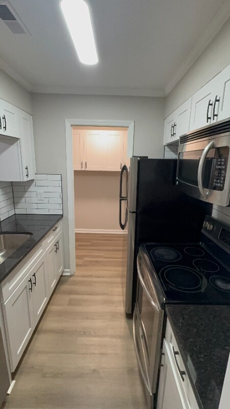 Foto del edificio - 8440 Rust Wood Pl