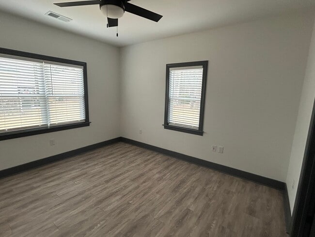 Building Photo - Deerridge Apartments