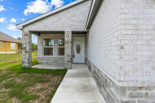 Foto del edificio - 311 Rd 51021