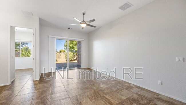 Building Photo - 6737 E Hetley Pl