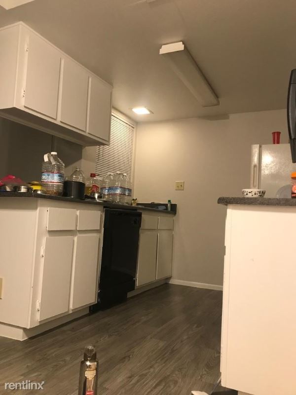 Foto principal - 4849 S Darrow Dr