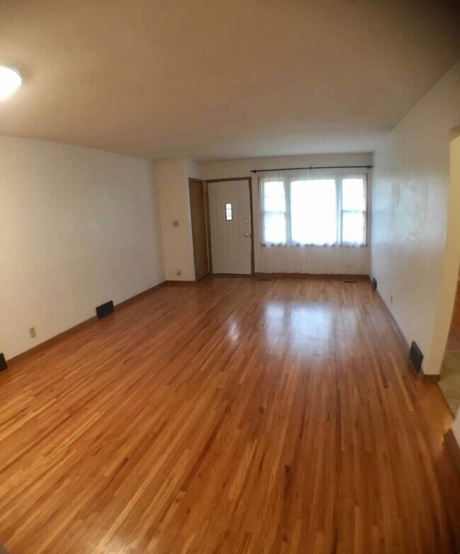 Foto del edificio - 3642 Virginia St