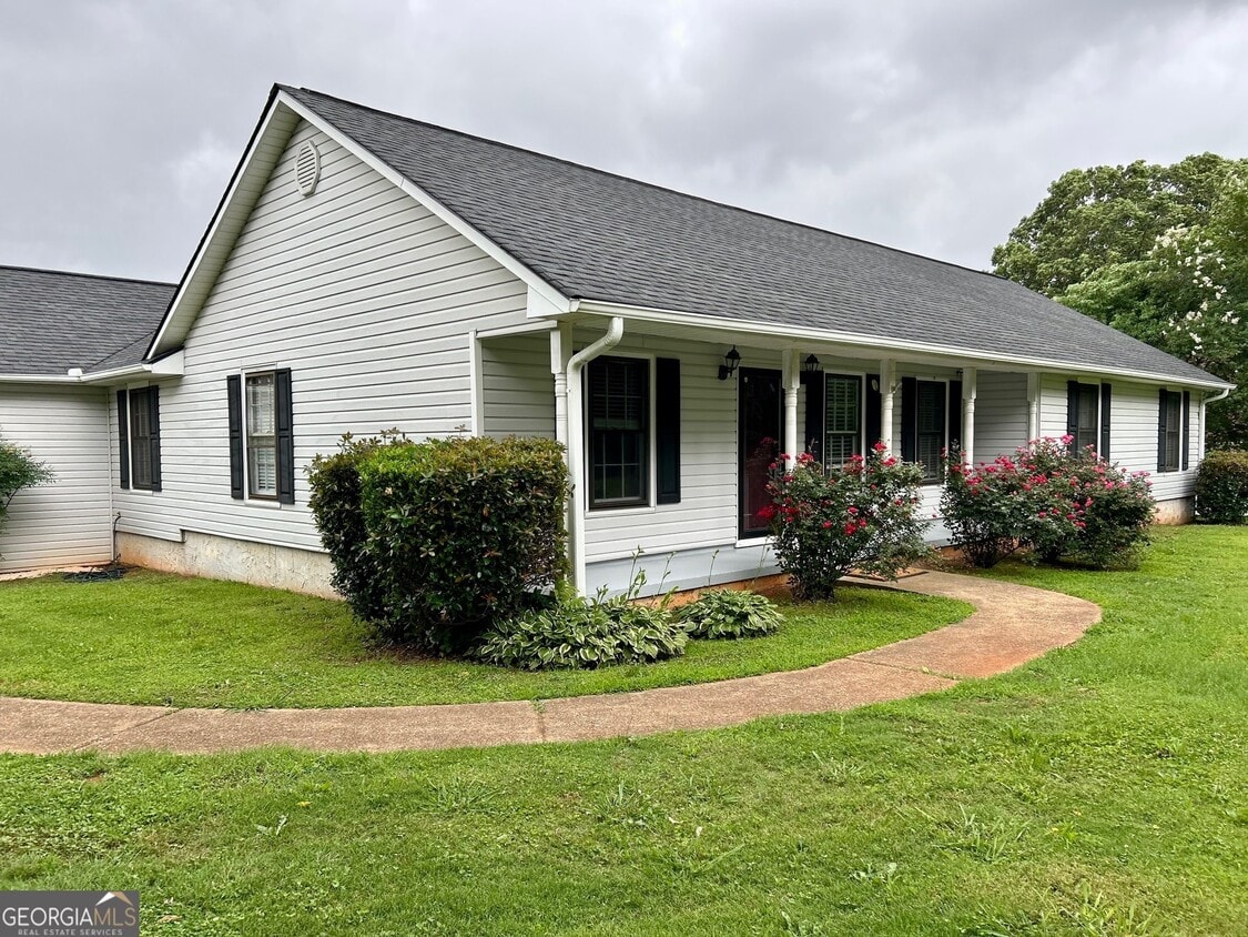 Primary Photo - 2745 McDonough Rd