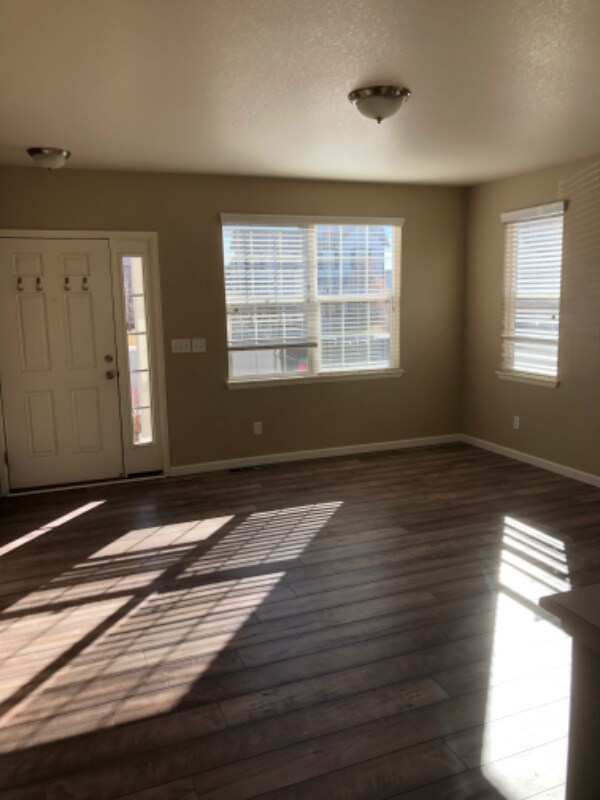 Building Photo - 1564 Basildon Ct