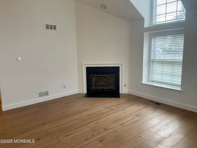 Building Photo - 44 Racquet Rd