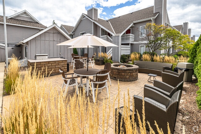 Outdoor Lounge Area - The Glen Luxury Townhomes