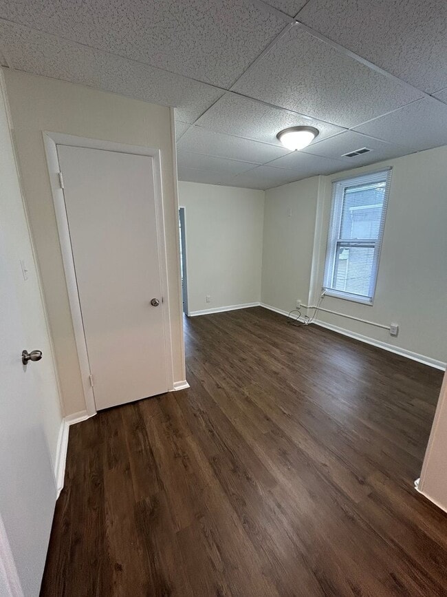 Building Photo - 1214 Columbia St