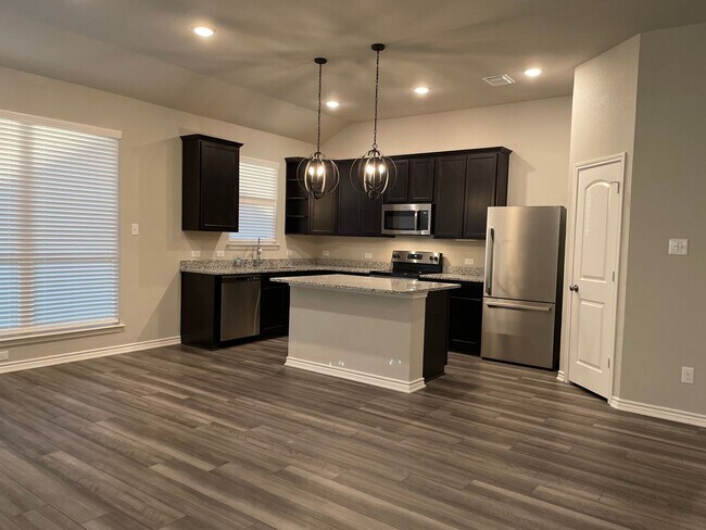 Foto del edificio - Available Now! 3 bed, 2 bath, Park Meadows...