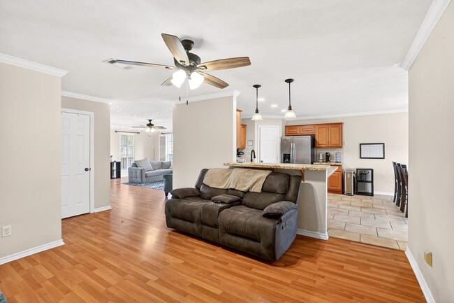 Building Photo - 1308 Roanoke Ct