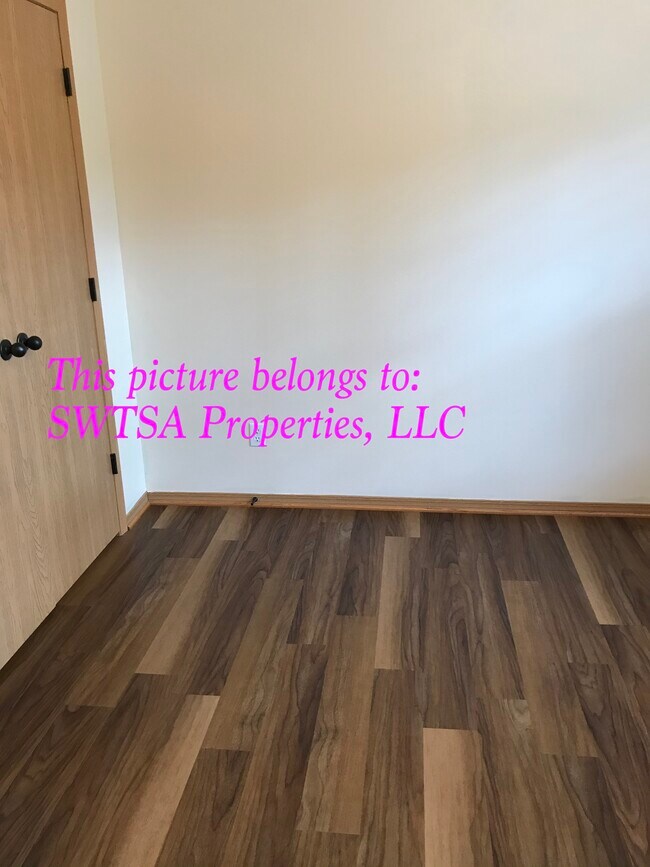 Foto del edificio - 539 N West Ave