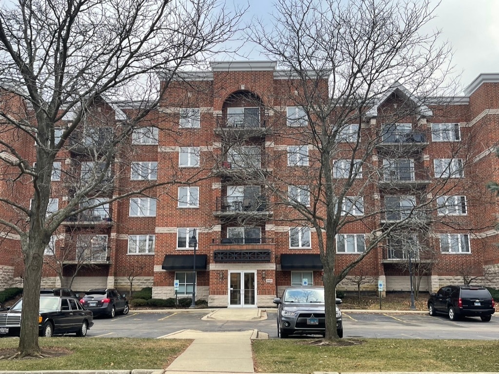 3401 N Carriageway Dr Unit 307, Arlington Heights, IL 60004 Condo for