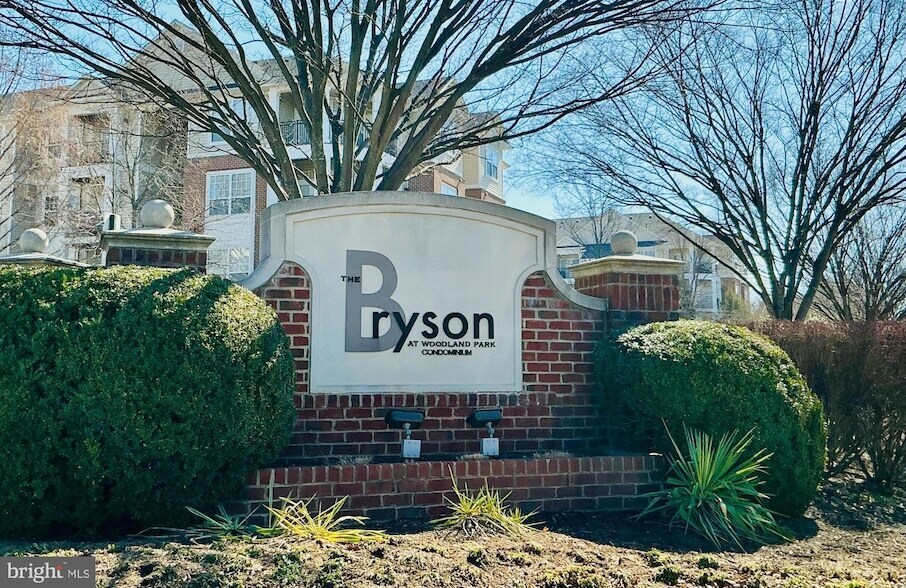 Foto principal - 12937 Centre Park Cir