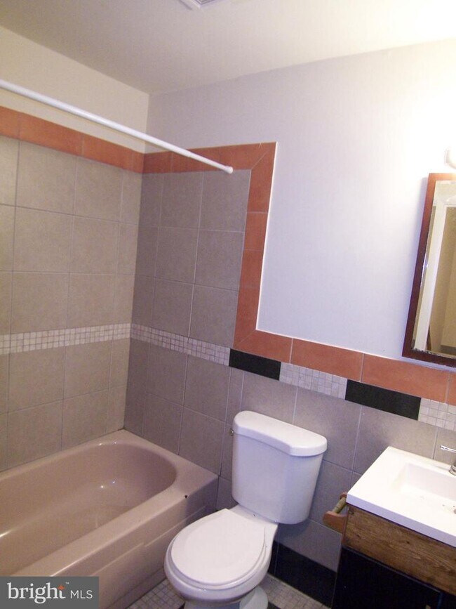 Foto del edificio - 1711 Fountain Rock Way