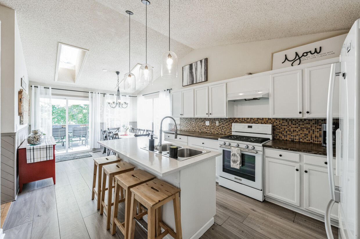 Kitchen & Dining Area - 13281 W 65th Ave