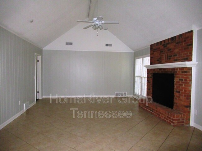 Building Photo - 6695 Amersham Dr