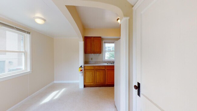 Foto del edificio - AVAILABLE AUGUST 1st! 3 Bedroom Home close to ISU Campus