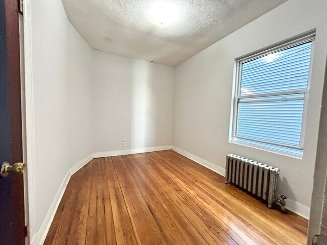 Building Photo - 18 Eastman St