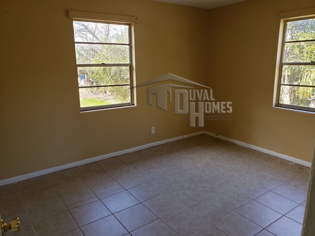 Foto del edificio - 1277 W 27th St