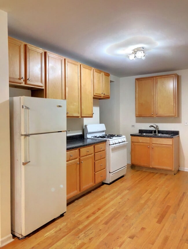 Building Photo - 1529 Fry W St