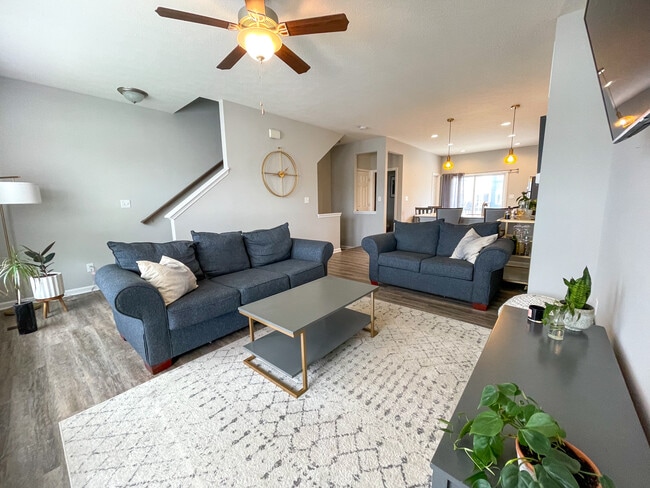 Gathering Room - 2947 Bolton Square Blvd