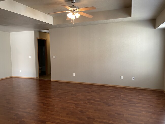 Building Photo - 661 S Rilynn Ave