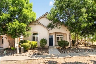 Building Photo - 1459 Yosemite Dr