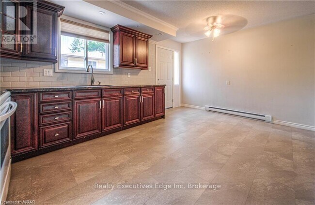 Building Photo - 62 Scenic Dr