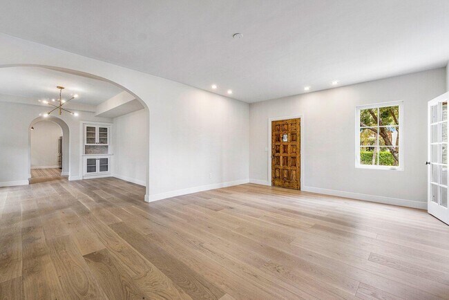 Foto del edificio - 2119 Florida Ave