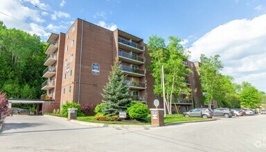 Building Photo - Victoria Towers