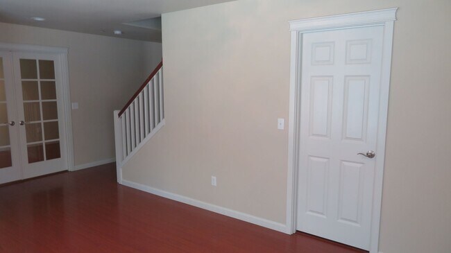 Foto del edificio - 1204 Burnside Pl