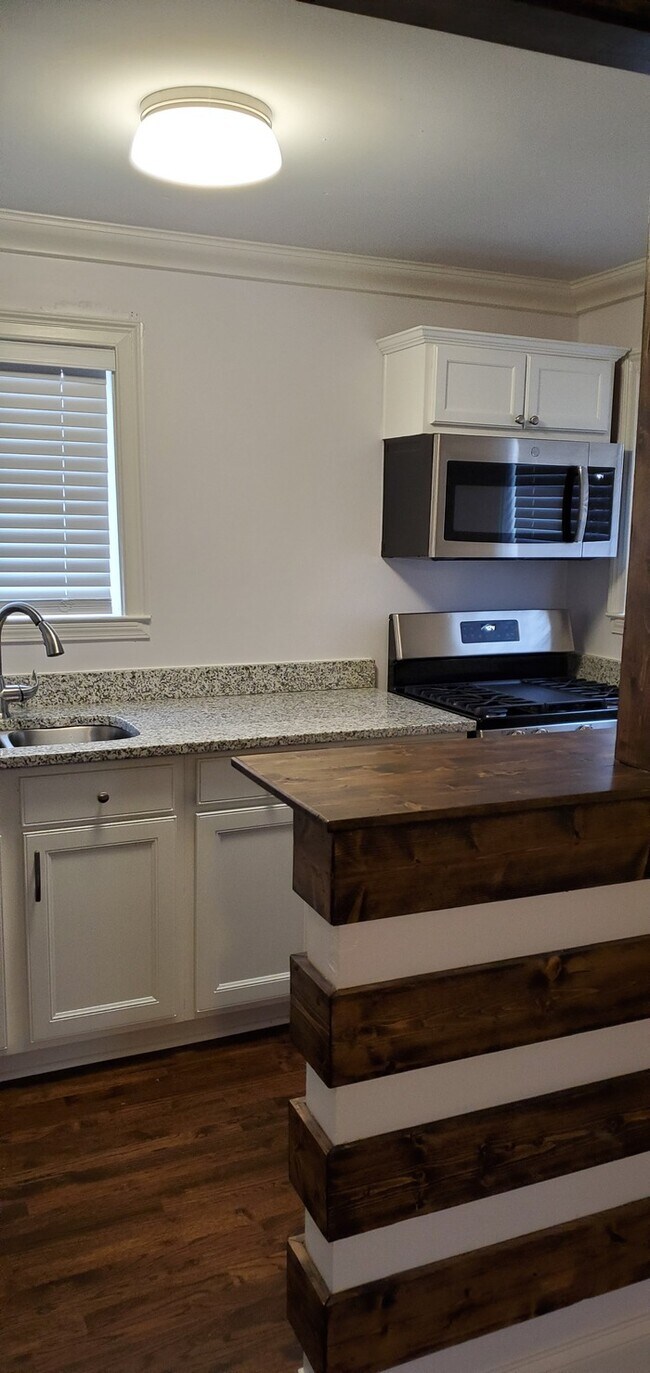 Foto del edificio - Two Bedroom Apartment Close To GA Tech