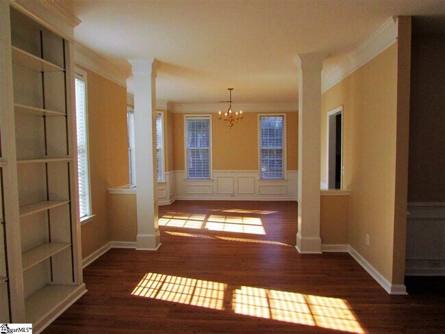 Foto del edificio - 18 Shadowrock Ct