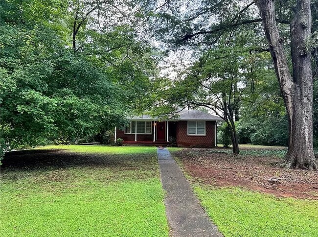 Building Photo - 5621 Zanola Dr SW