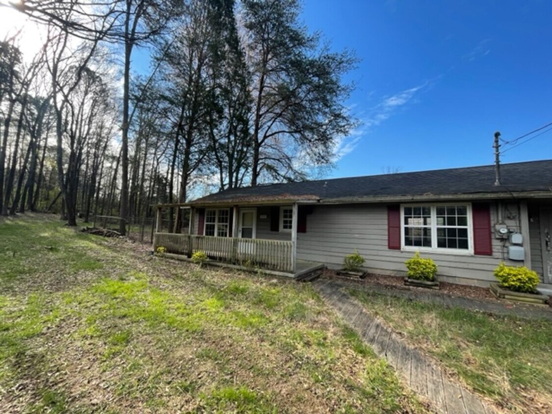 Primary Photo - Beautiful Private 1 Bedroom 2 Bathroom Home!
